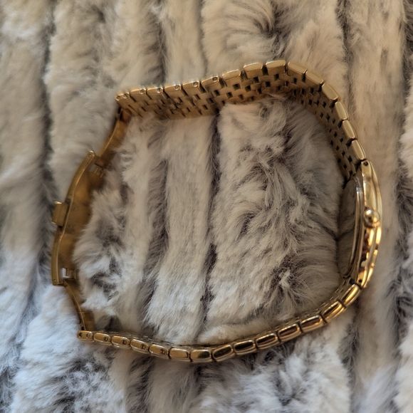 Movado Watch Womens Diamond and Gold - Picture 9 of 14